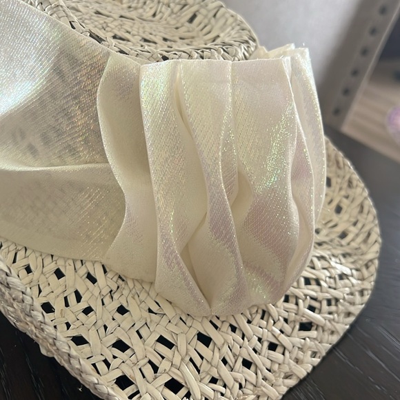 Off White Blingy cowboy hat. - Picture 6 of 6